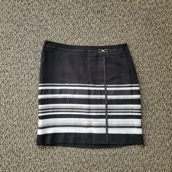 White House Black Market Black and White Stripes Skirt Size 6 - Picture 2 of 7